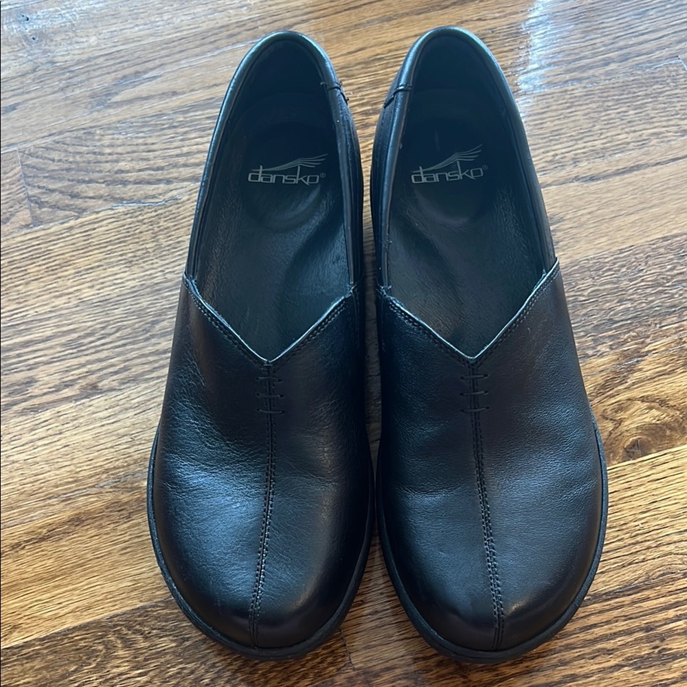 Dansko Black clogs euro 41 US 10.5 rubber sole